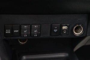 Внедорожник Toyota RAV4 2014 года, 1889000 рублей, Омск