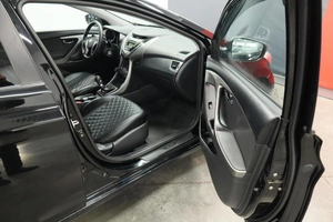 Седан Hyundai Elantra 2013 года, 1030000 рублей, Курск