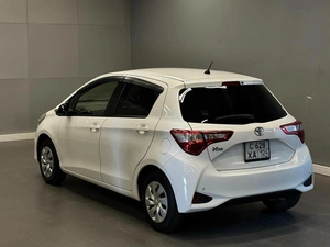 Хетчбэк Toyota Vitz 2019 года, 997000 рублей, Красноярск