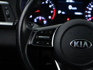 Седан Kia Optima 2019 года, 2098999 рублей, Москва