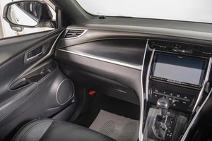 Внедорожник Toyota Harrier 2018 года, 3149000 рублей, Томск