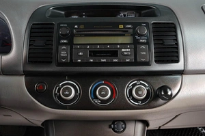 Седан Toyota Camry 2004 года, 899000 рублей, Тюмень