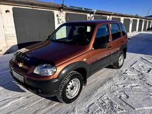 Внедорожник Chevrolet Niva 2018 года, 750000 рублей, Красноярск