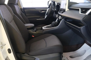 Внедорожник Toyota RAV4 2019 года, 4049000 рублей, Омск