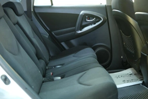 Внедорожник Toyota RAV4 2010 года, 1499000 рублей, Омск