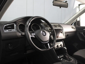 Внедорожник Volkswagen Tiguan 2020 года, 2600000 рублей, Омск