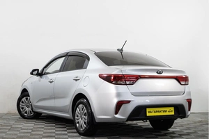 Седан Kia Rio 2018 года, 1319000 рублей, Сургут