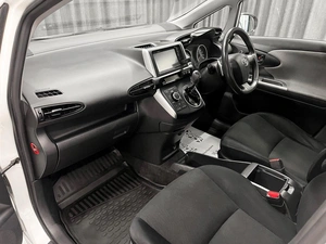 Минивэн Toyota Wish 2009 года, 1250000 рублей, Красноярск