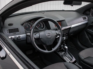 Хетчбэк Opel Astra GTC 2010 года, 760000 рублей, Краснодар