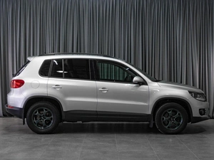 Внедорожник Volkswagen Tiguan 2011 года, 875000 рублей, Тюмень