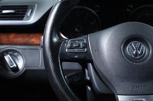 Седан Volkswagen Passat 2011 года, 1099000 рублей, Новосибирск