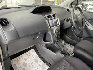 Хетчбэк Toyota Vitz 2009 года, 547000 рублей, Солонцы