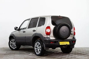 Внедорожник Chevrolet Niva 2012 года, 499000 рублей, Сургут
