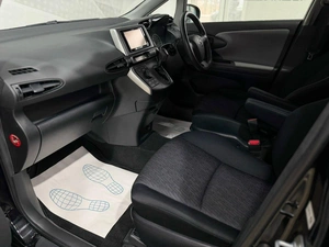 Минивэн Toyota Wish 2011 года, 1199000 рублей, Красноярск