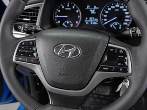 Седан Hyundai Elantra 2017 года, 1379000 рублей, Тюмень