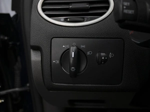 Хетчбэк Ford Focus 2005 года, 310000 рублей, Омск