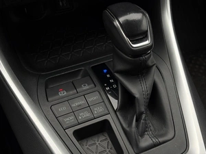 Внедорожник Toyota RAV4 2019 года, 3199000 рублей, Ижевск