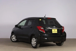 Хетчбэк Toyota Vitz 2016 года, 999000 рублей, Новосибирск