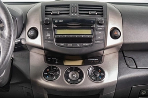 Внедорожник Toyota RAV4 2010 года, 1149000 рублей, Томск