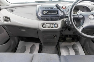 Минивэн Nissan Tino 2002 года, 299000 рублей, Барнаул