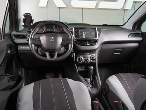 Хетчбэк Peugeot 208 2013 года, 749000 рублей, Воронеж