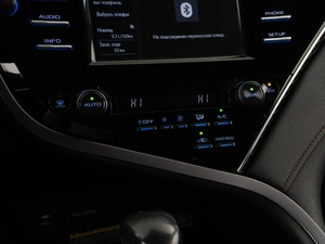 Седан Toyota Camry 2018 года, 2290000 рублей, Москва