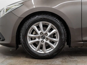 Хетчбэк Mazda Axela 2016 года, 1405000 рублей, Красноярск