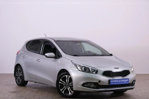 Хетчбэк Kia Ceed 2012 года, 969000 рублей, Омск