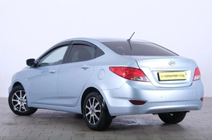 Седан Hyundai Solaris 2013 года, 899000 рублей, Омск