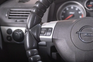 Седан Opel Astra 2011 года, 669000 рублей, Томск