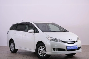 Минивэн Toyota Wish 2017 года, 1819000 рублей, Омск