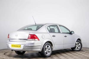 Седан Opel Astra 2010 года, 689000 рублей, Пермь
