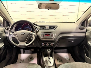 Седан Kia Rio 2016 года, 935000 рублей, Красноярск