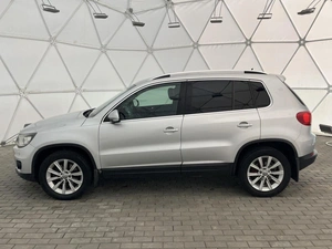 Внедорожник Volkswagen Tiguan 2012 года, 1300000 рублей, Клинцы