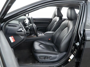 Седан Toyota Camry 2018 года, 2997444 рублей, Москва