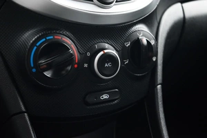 Седан Hyundai Solaris 2011 года, 679000 рублей, Ульяновск