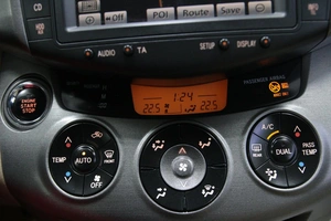 Внедорожник Toyota RAV4 2011 года, 1553000 рублей, Солонцы