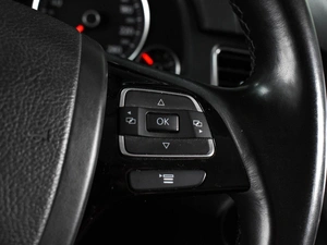 Внедорожник Volkswagen Touareg 2012 года, 2035000 рублей, Воронеж