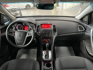 Седан Opel Astra 2013 года, 787000 рублей, Солонцы