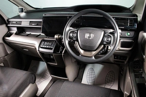 Минивэн Honda Stepwgn 2019 года, 2039000 рублей, Сургут