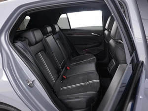 Хетчбэк Volkswagen Golf 2022 года, 2888444 рублей, Москва