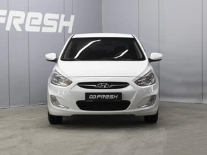 Седан Hyundai Solaris 2011 года, 810000 рублей, Омск