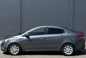 Седан Kia Rio 2015 года, 1050000 рублей, Солонцы