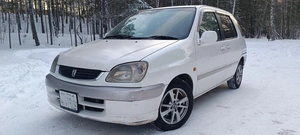 Минивэн Toyota Raum 2000 года, 365000 рублей, Дивногорск