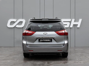Минивэн Toyota Sienna 2017 года, 3170000 рублей, Краснодар