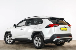 Внедорожник Toyota RAV4 2021 года, 3119000 рублей, Тюмень