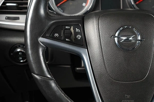 Хетчбэк Opel Astra 2012 года, 949000 рублей, Тюмень