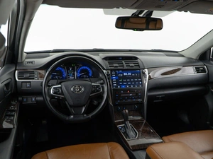 Седан Toyota Camry 2017 года, 1900046 рублей, Москва