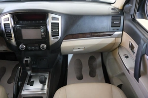 Внедорожник Mitsubishi Pajero 2017 года, 3349000 рублей, Омск