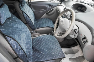 Седан Toyota Platz 2000 года, 449000 рублей, Барнаул